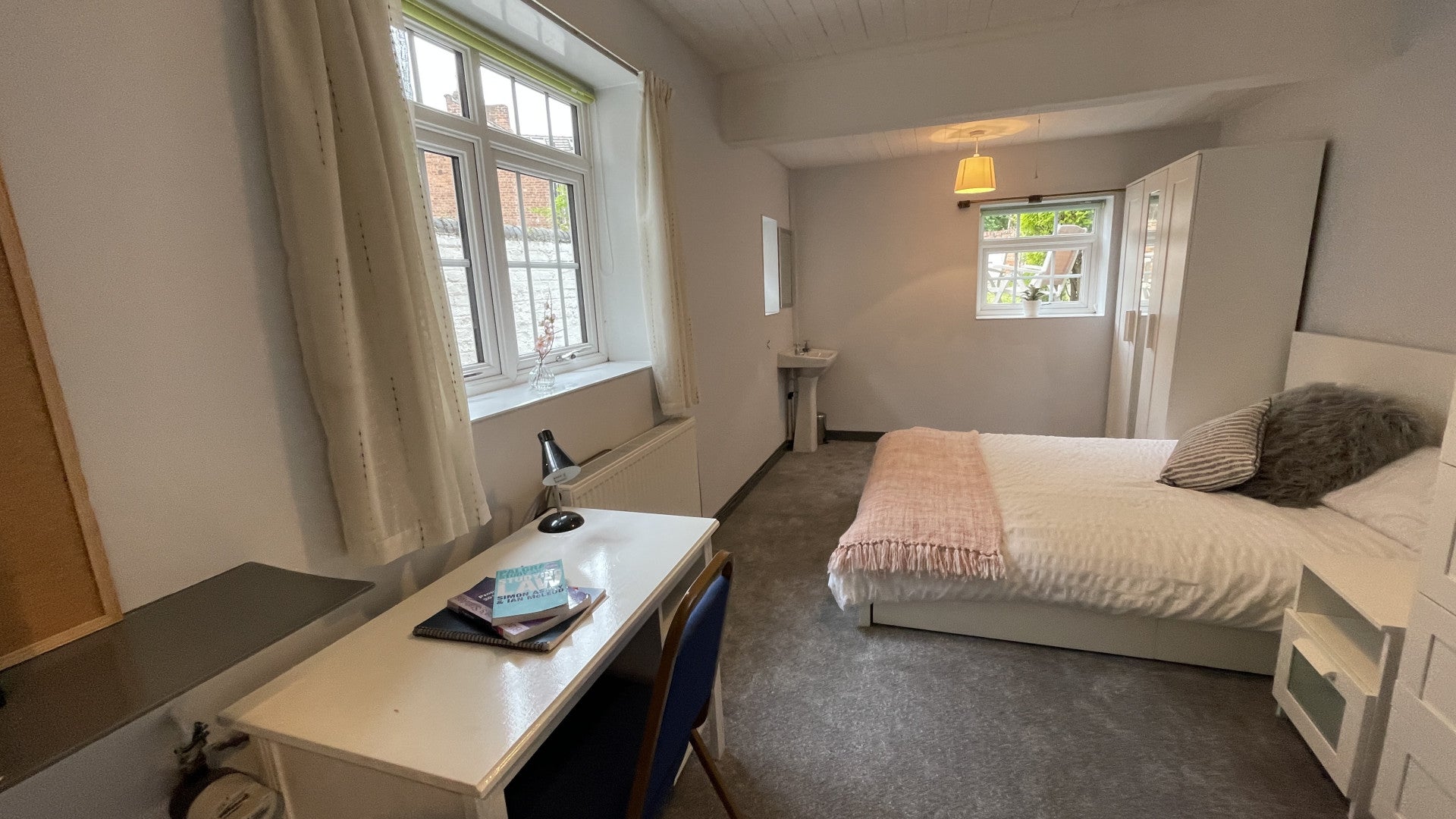Room Raymond Street in Chester