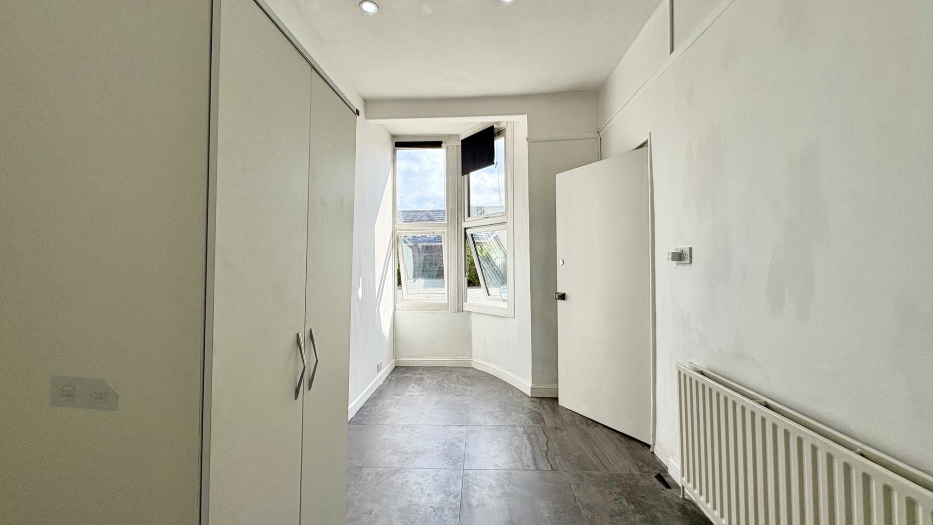 Flat Upper Teddington Road in Greater London