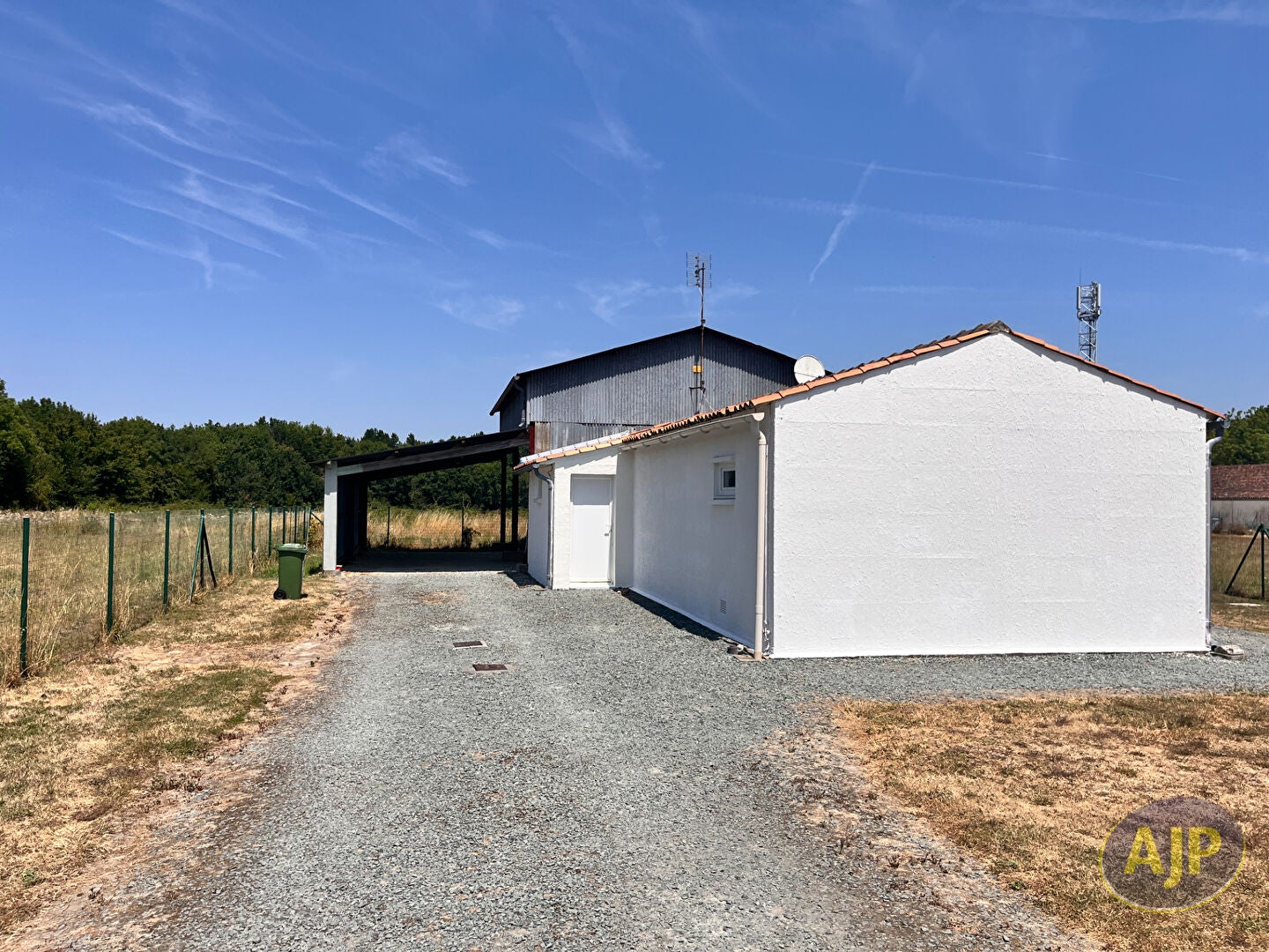 House Route du Domaine de Bellac in Roussines