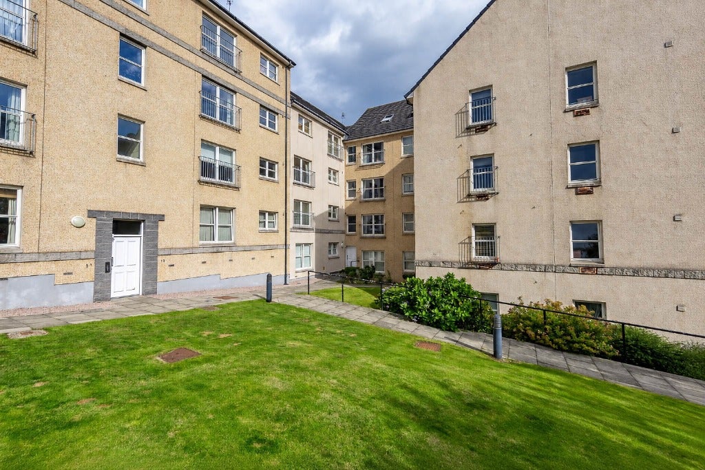 Flat Affleck Street in Aberdeen City