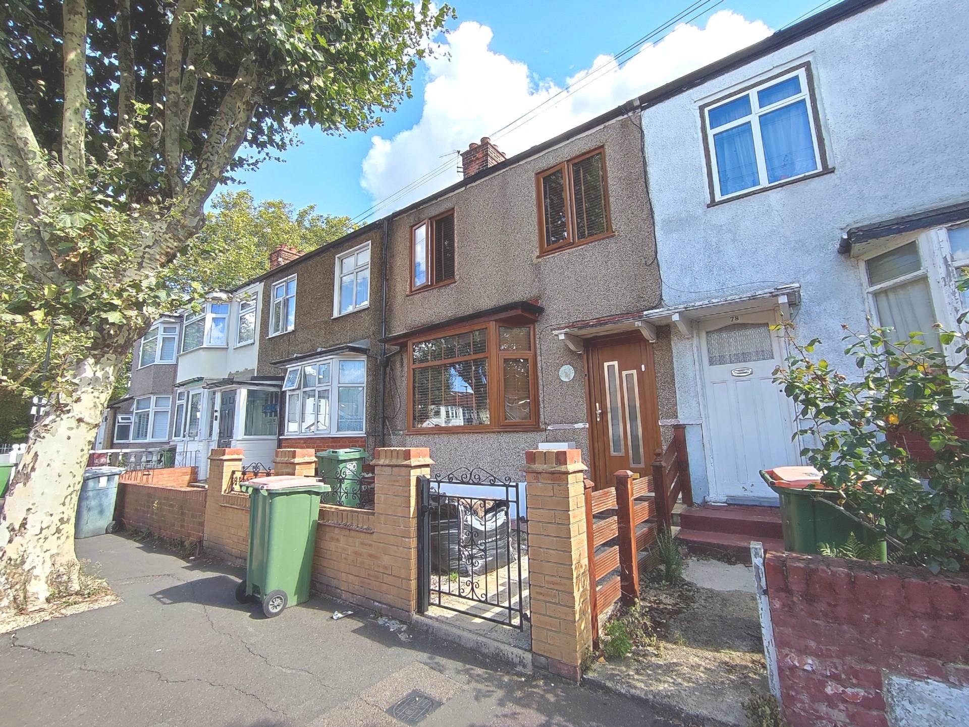 House Gainsborough Avenue in Greater London