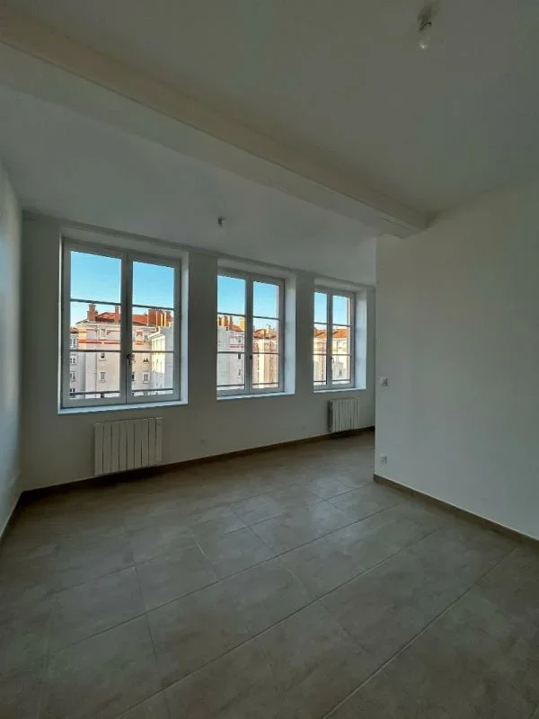 Flat Rue Pierre Dupont in Lyon