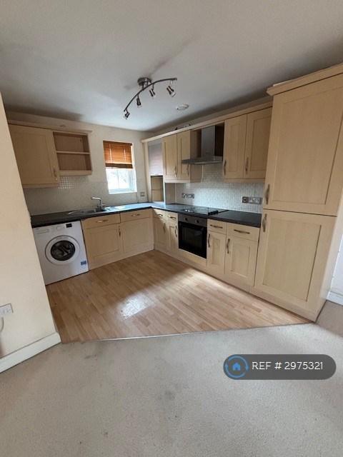 Flat Harlow Crescent in Milton Keynes