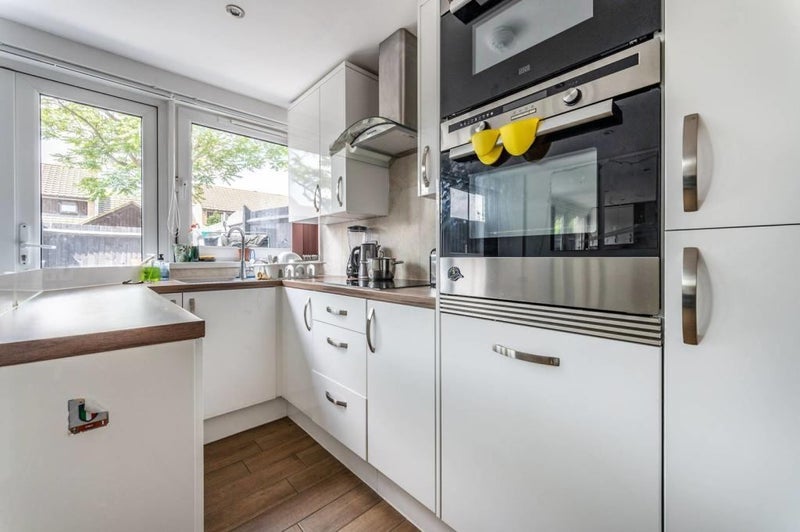 Room Camilla Road in Greater London