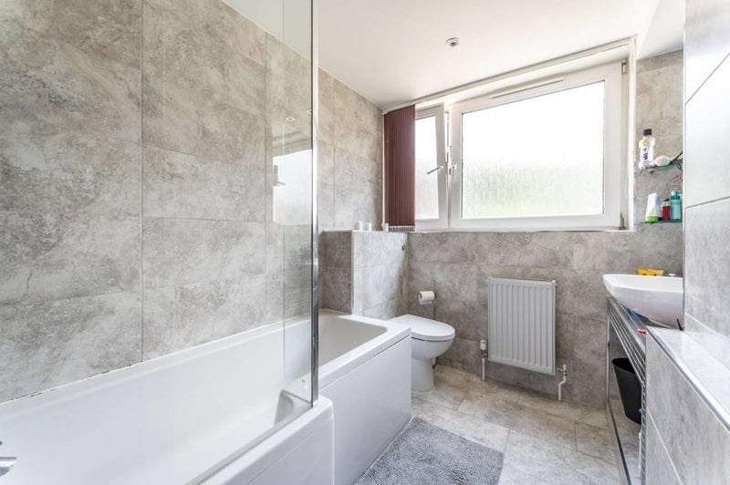 Room Camilla Road in Greater London