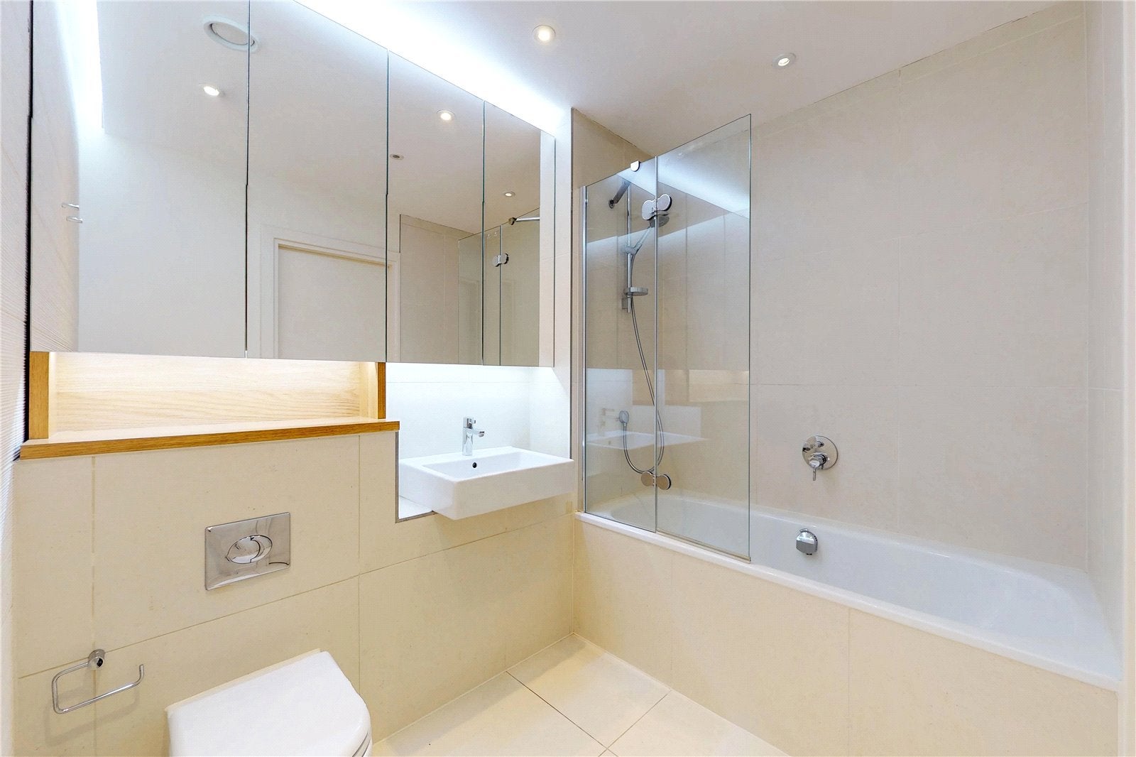 Flat Trematon Mews in Greater London