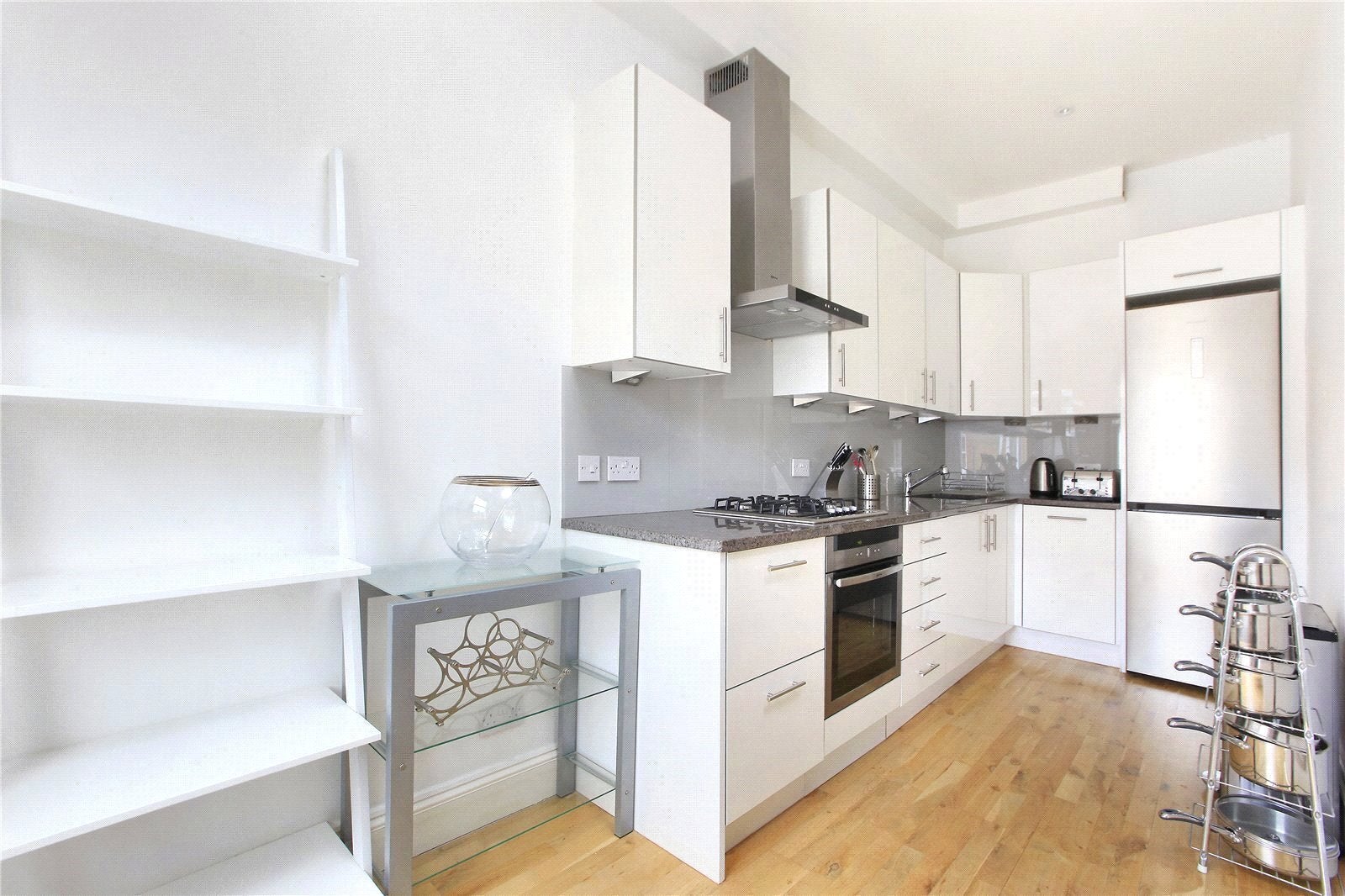 Flat Alderbrook Road in Greater London