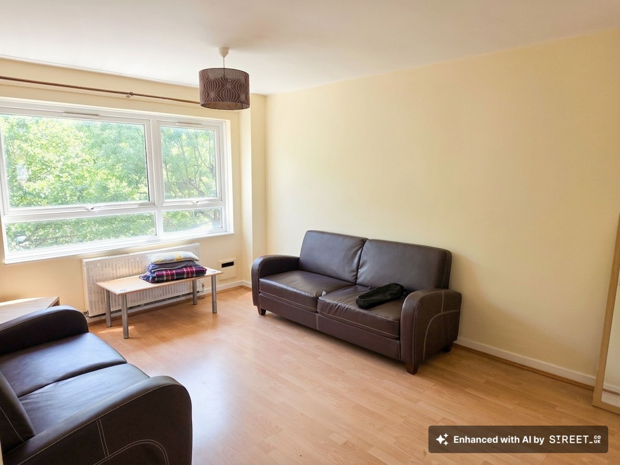 Flat East Hill in Greater London