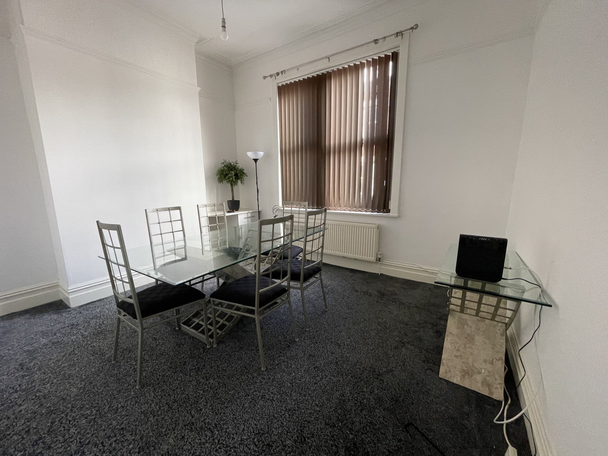 Flat Balfour Road in Preston
