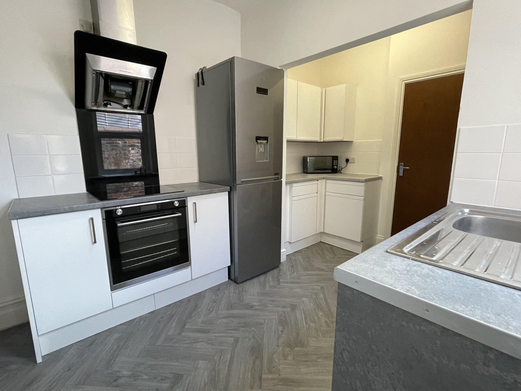 Flat Balfour Road in Preston