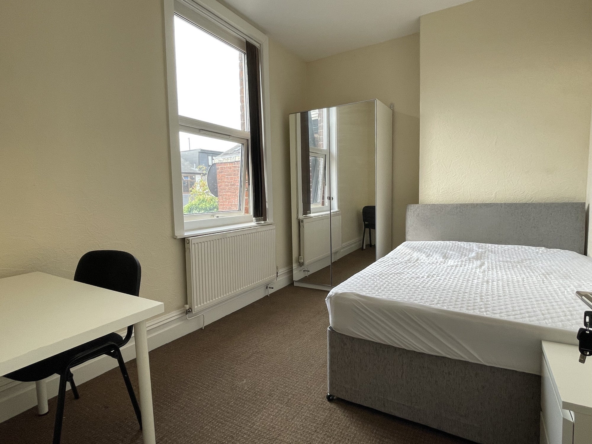 Flat Balfour Road in Preston
