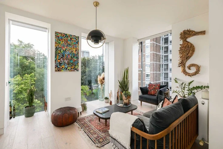 Flat Kingsland Road in Greater London