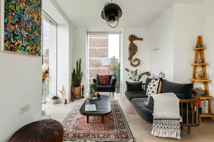 Flat Kingsland Road in Greater London