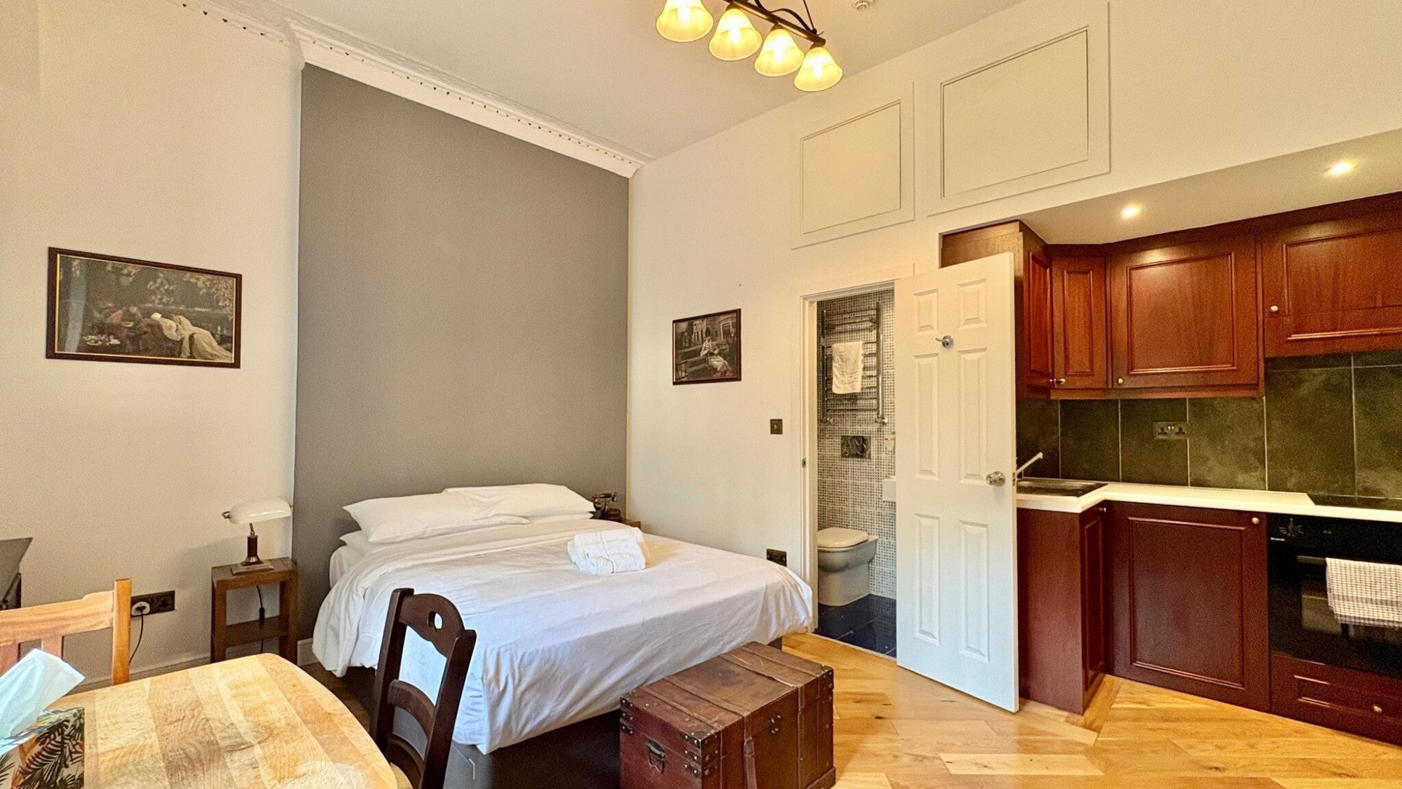 Flat Cartwright Gardens in Greater London