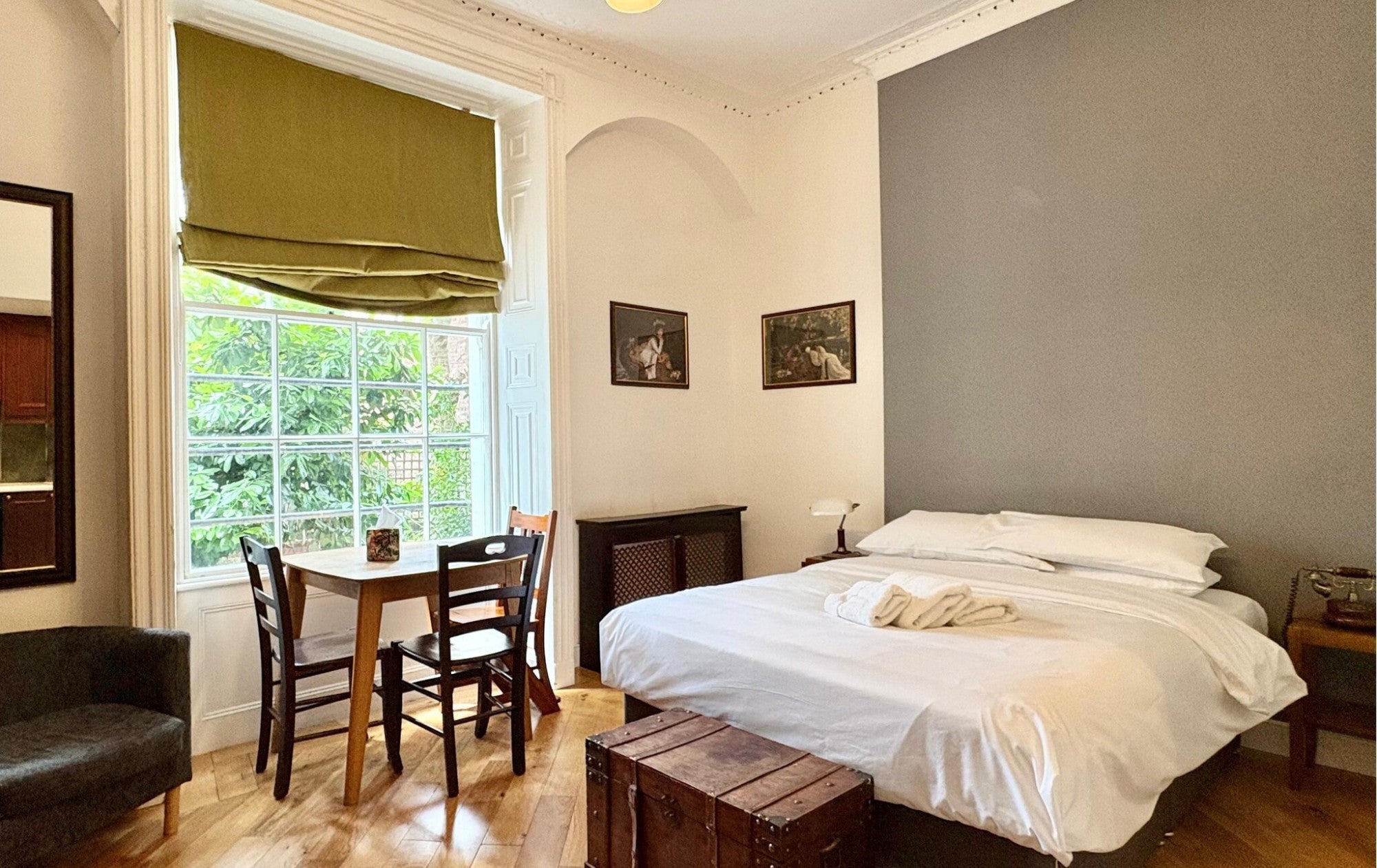 Flat Cartwright Gardens in Greater London