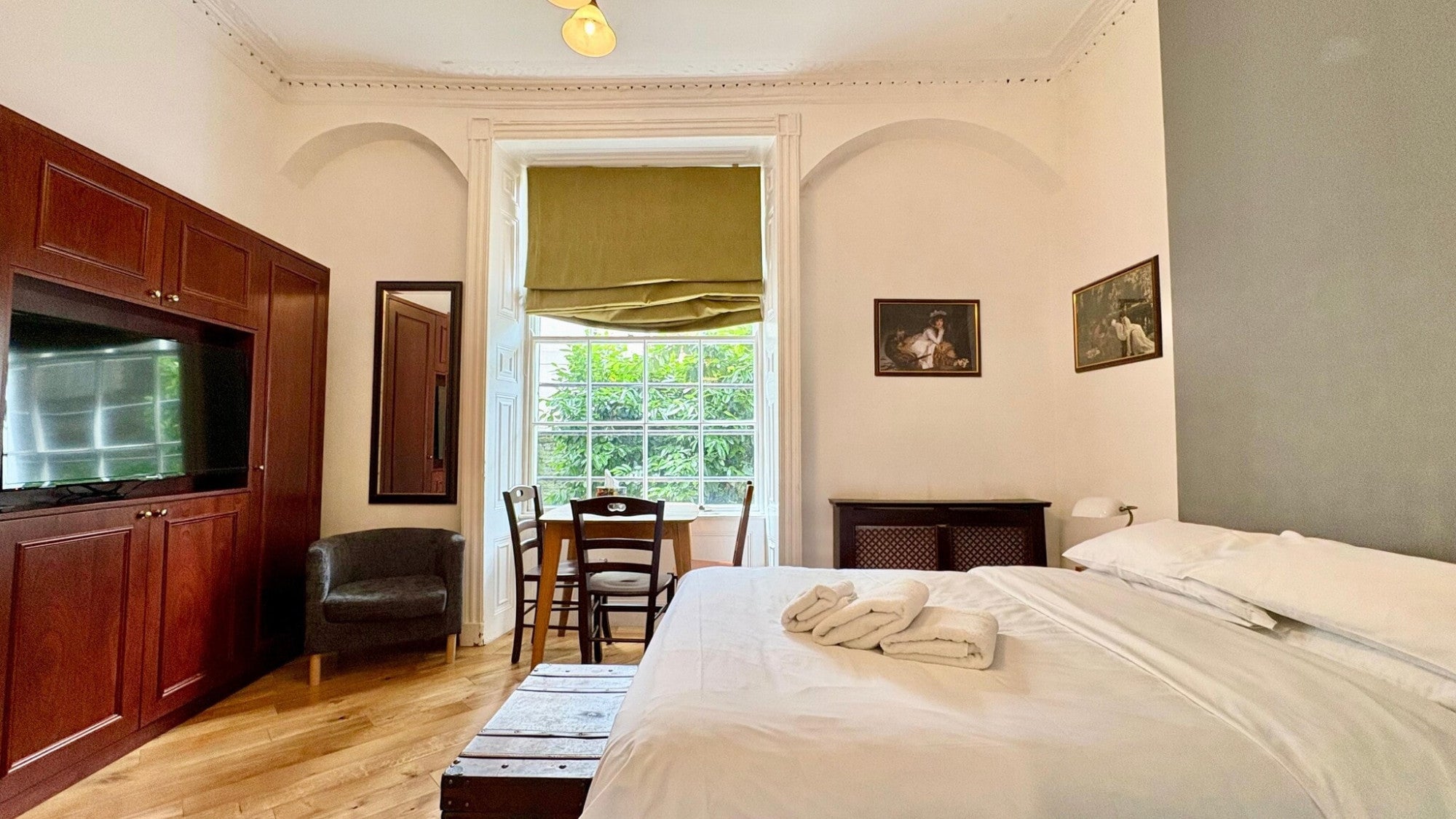 Flat Cartwright Gardens in Greater London