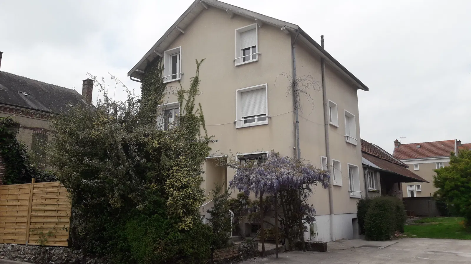 House Rue du Maréchal de Lattre de Tassigny in Fère-Champenoise