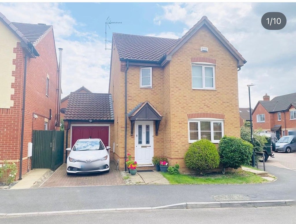 House Tracy Close in Blunsdon St Andrew