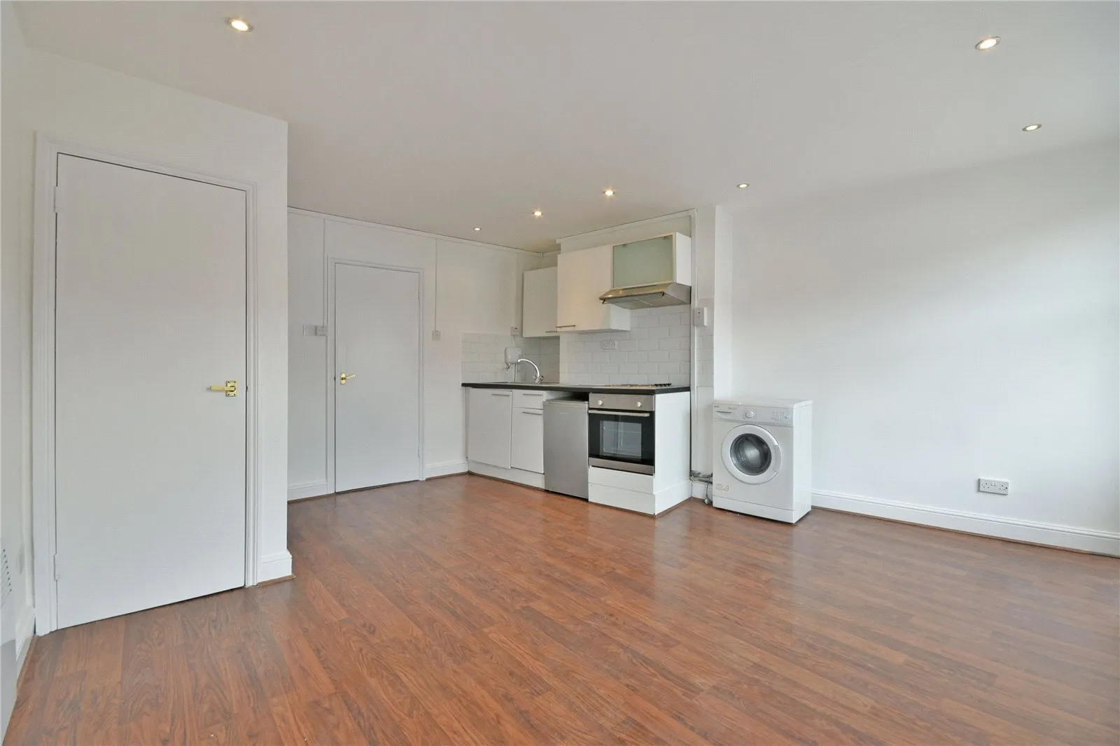 Flat Pellatt Grove in Greater London
