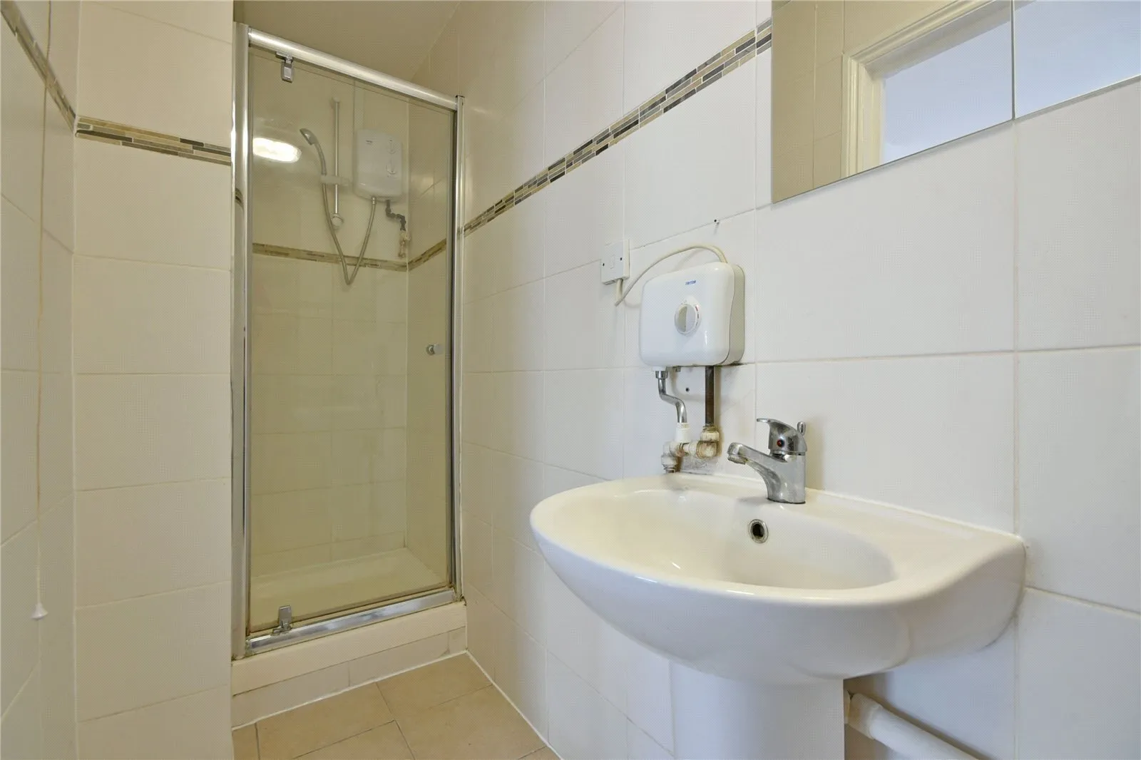 Flat Pellatt Grove in Greater London