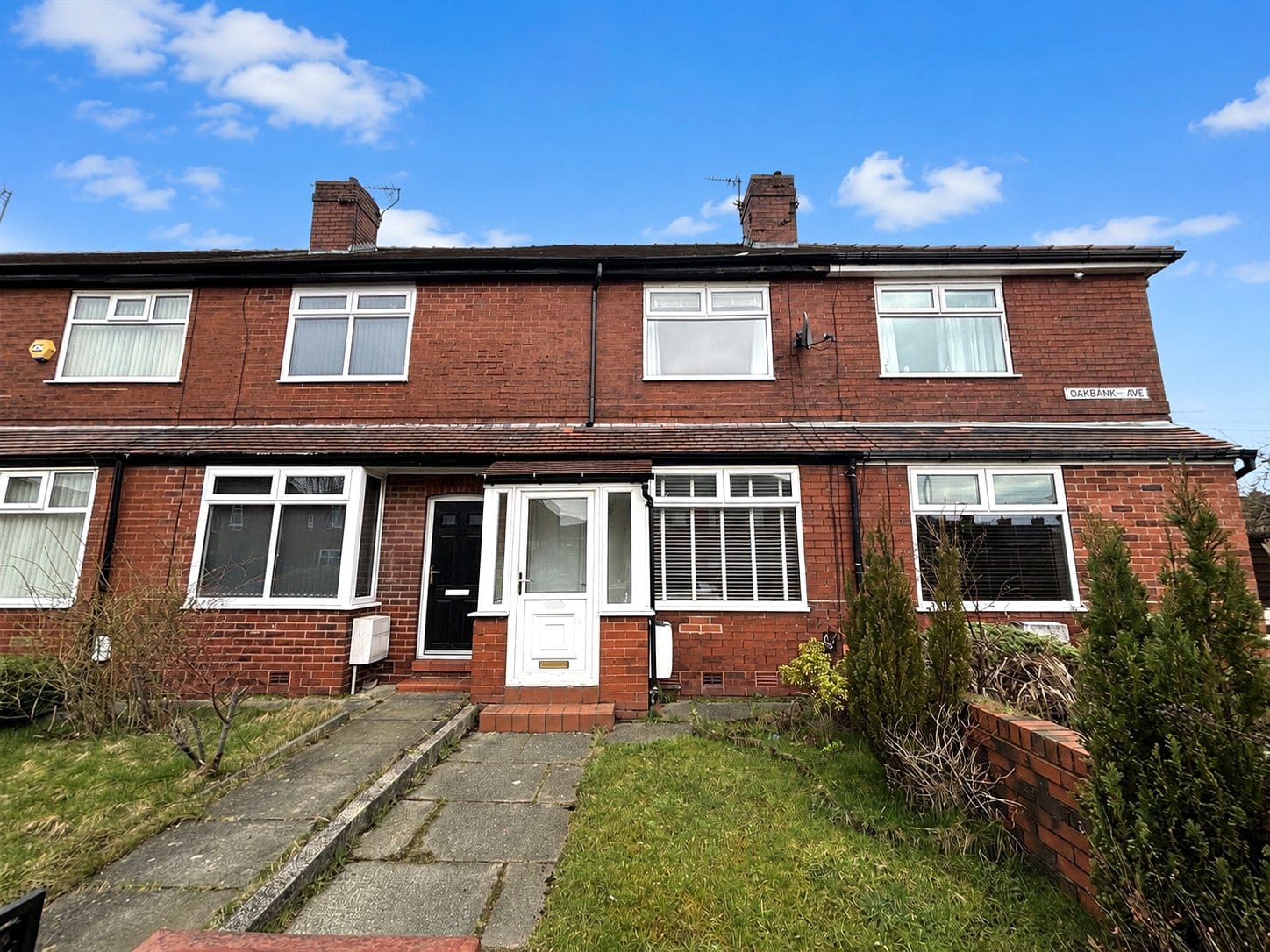 House Oakbank Avenue in Chadderton