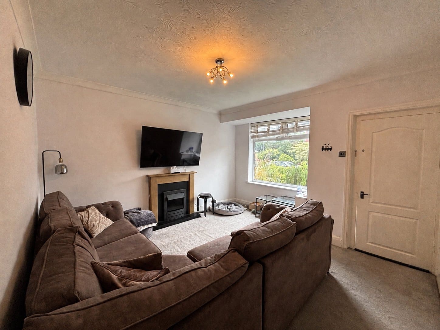 House Oakbank Avenue in Chadderton