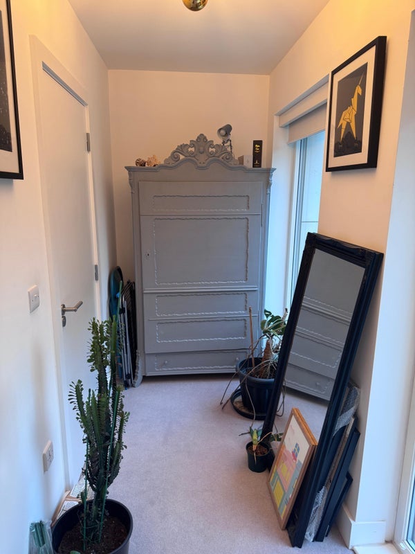 Room Worsopp Drive in Greater London