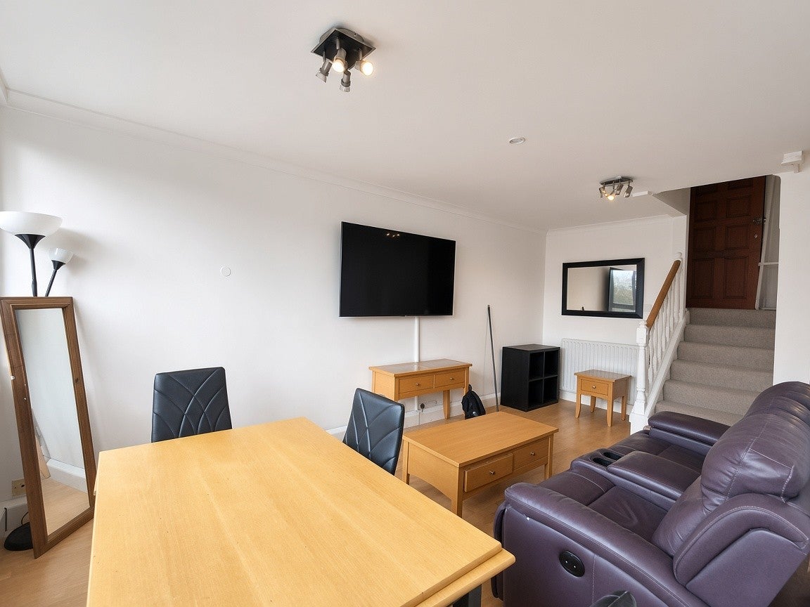 Flat Semley Place in City of Westminster