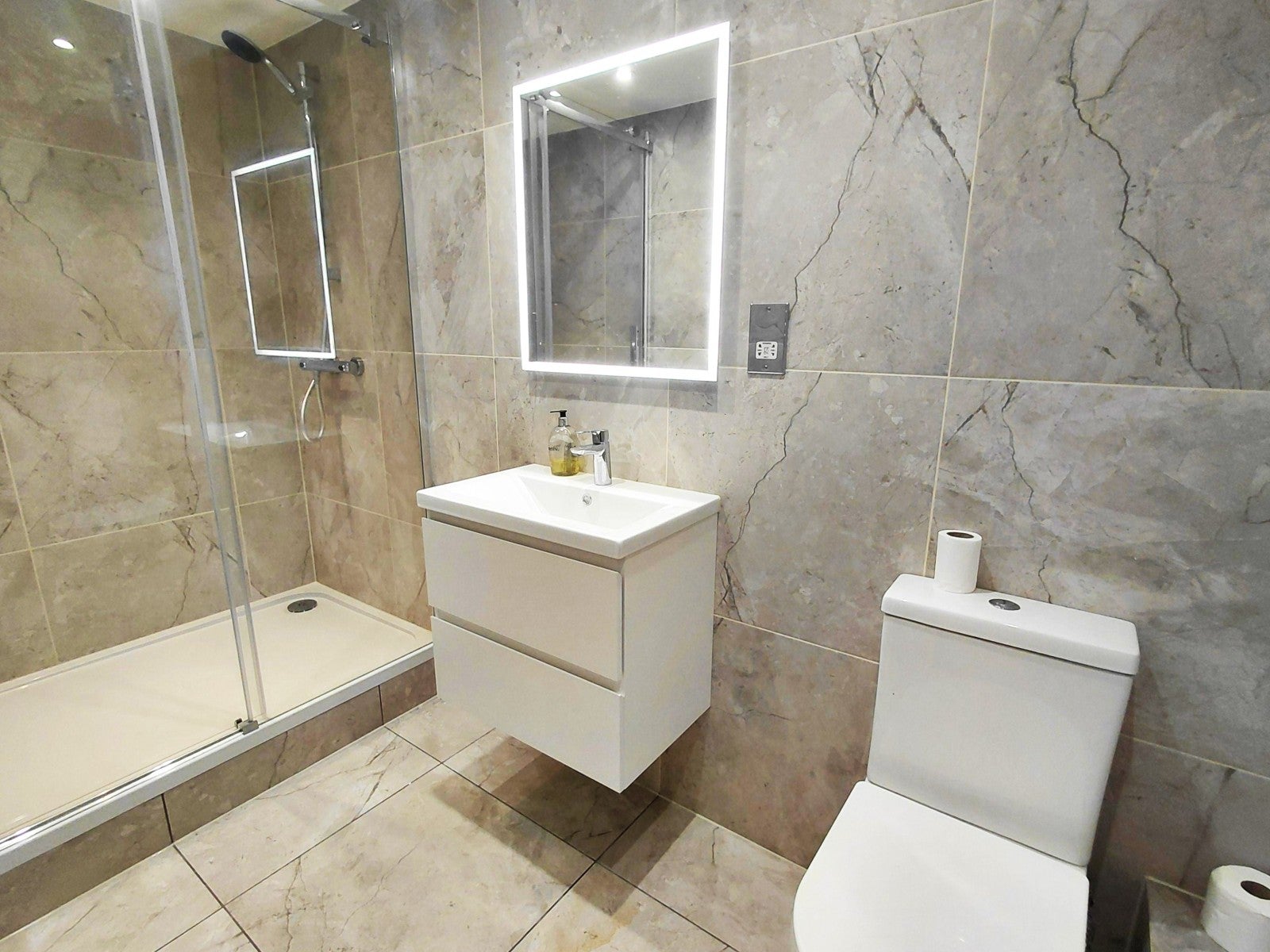 Flat Semley Place in City of Westminster