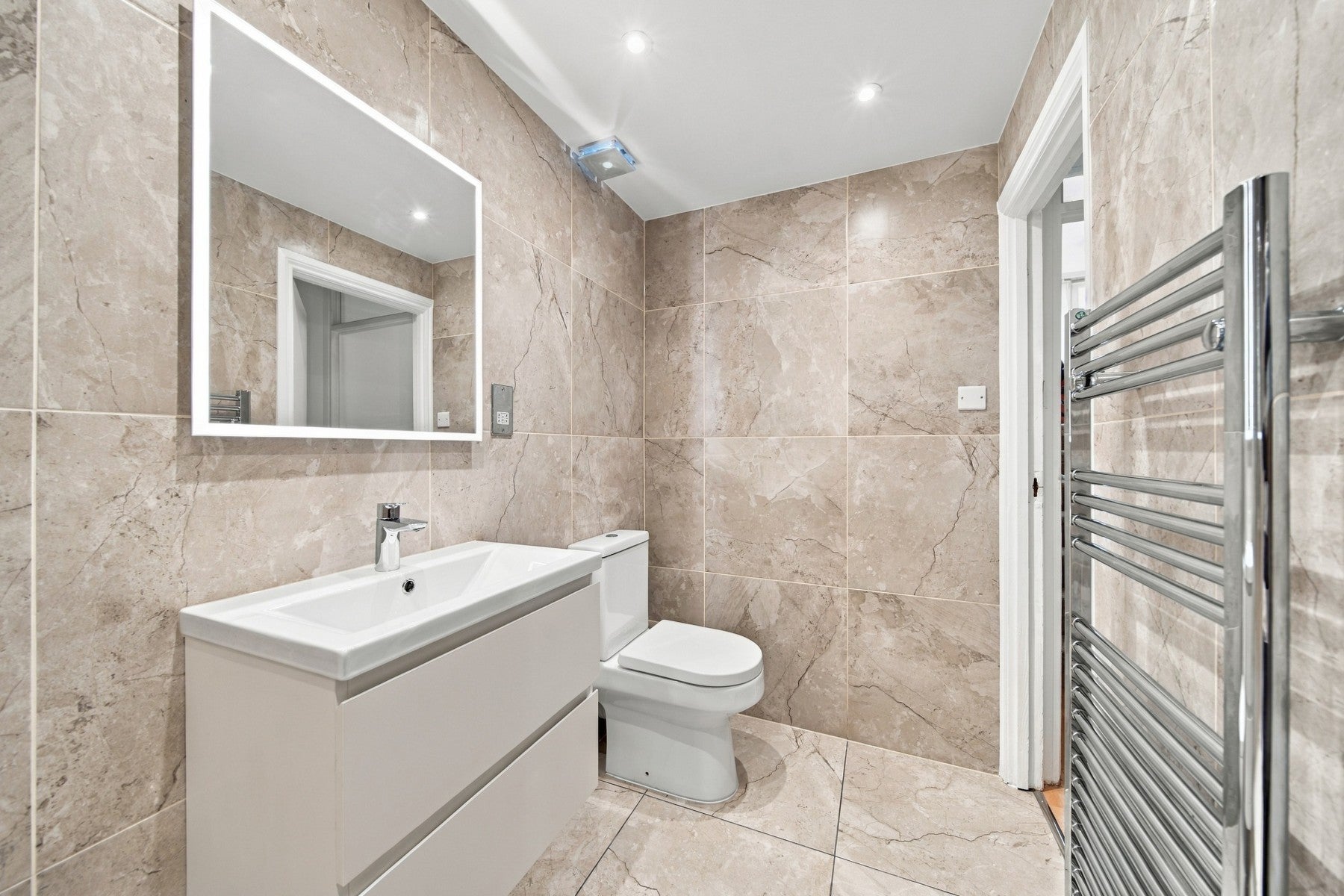 Flat Semley Place in City of Westminster
