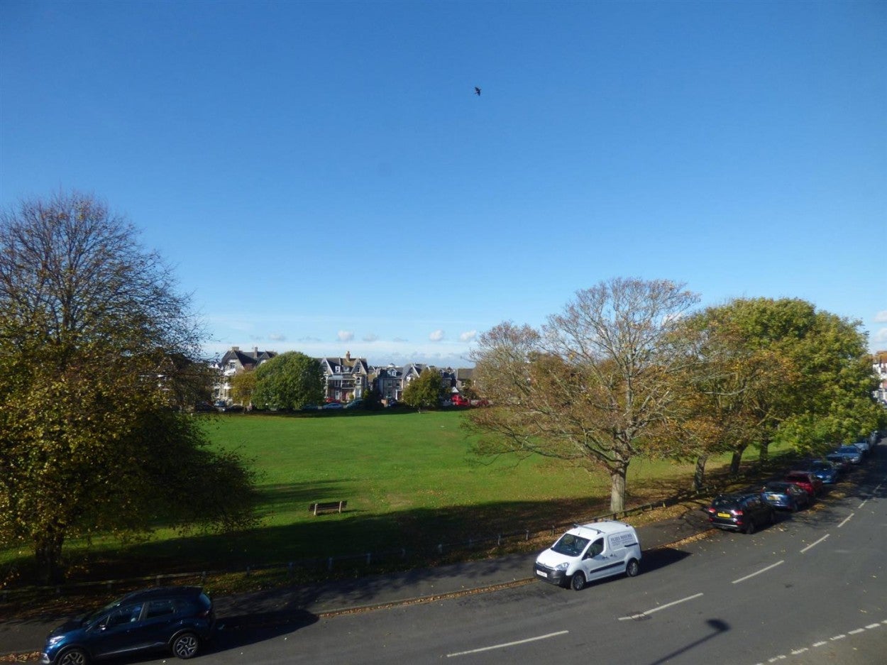 Flat Granville Road in Arun