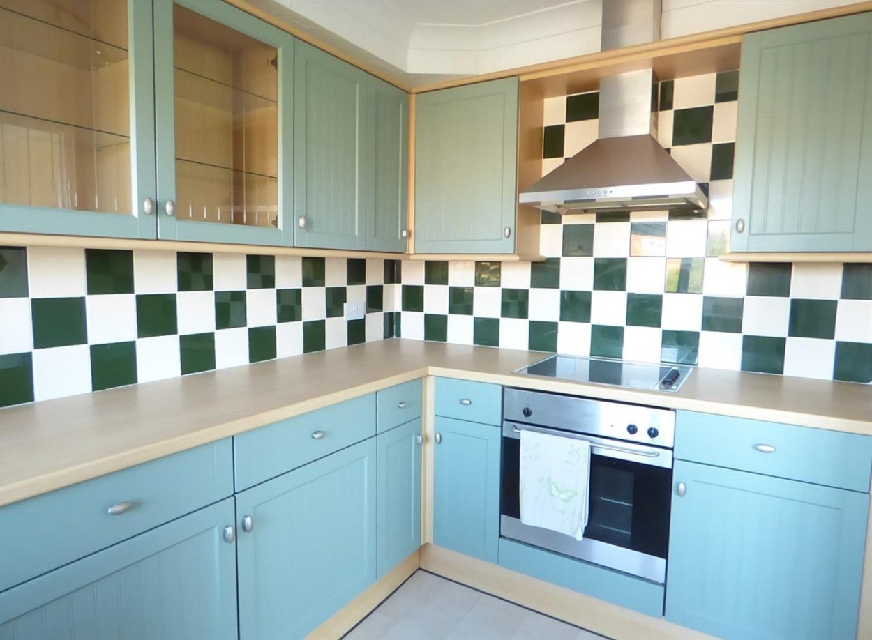 Flat Granville Road in Arun