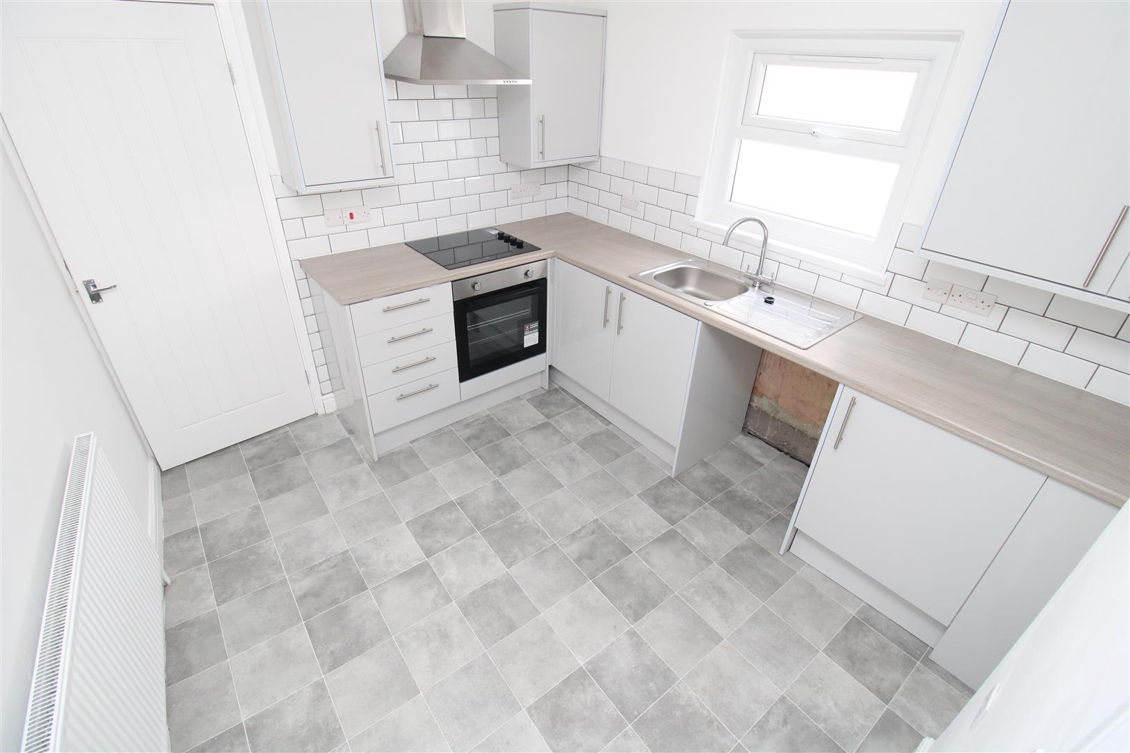 Flat Gladstone Street in Abertillery