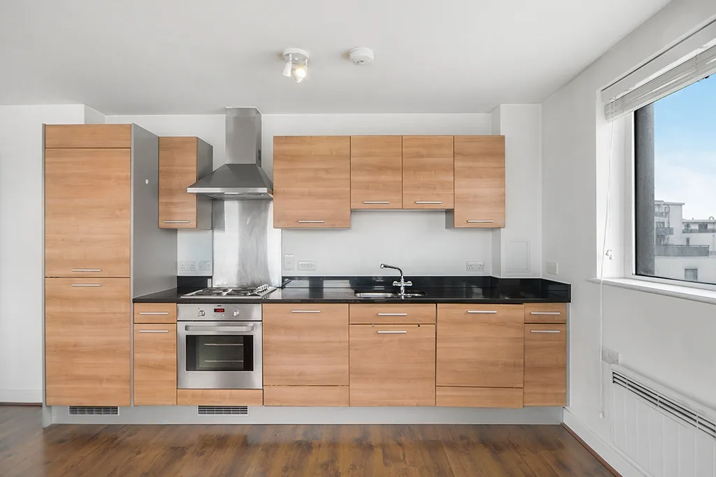 Flat Tarves Way in Greater London