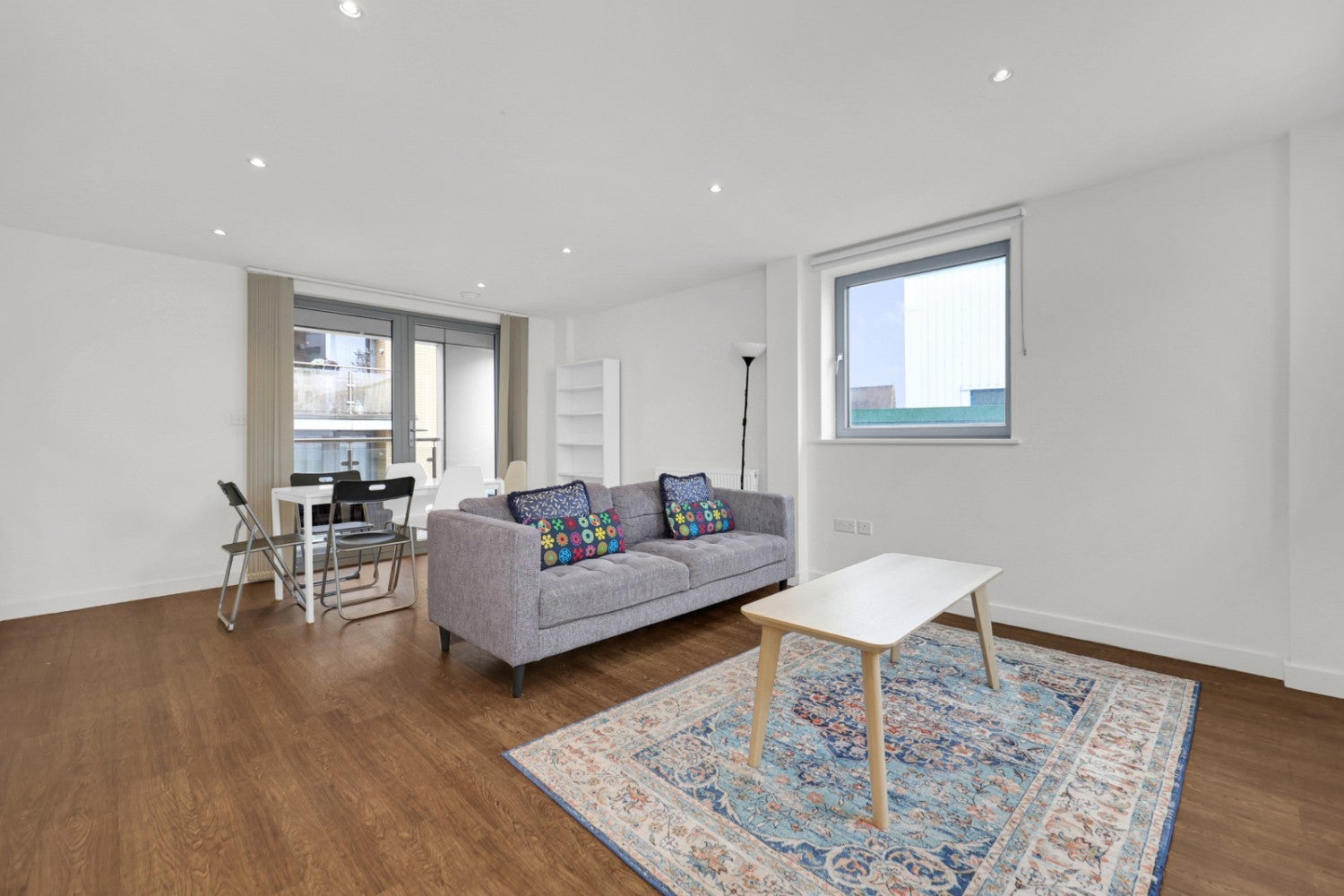 Flat Cambridge Heath Road in Greater London