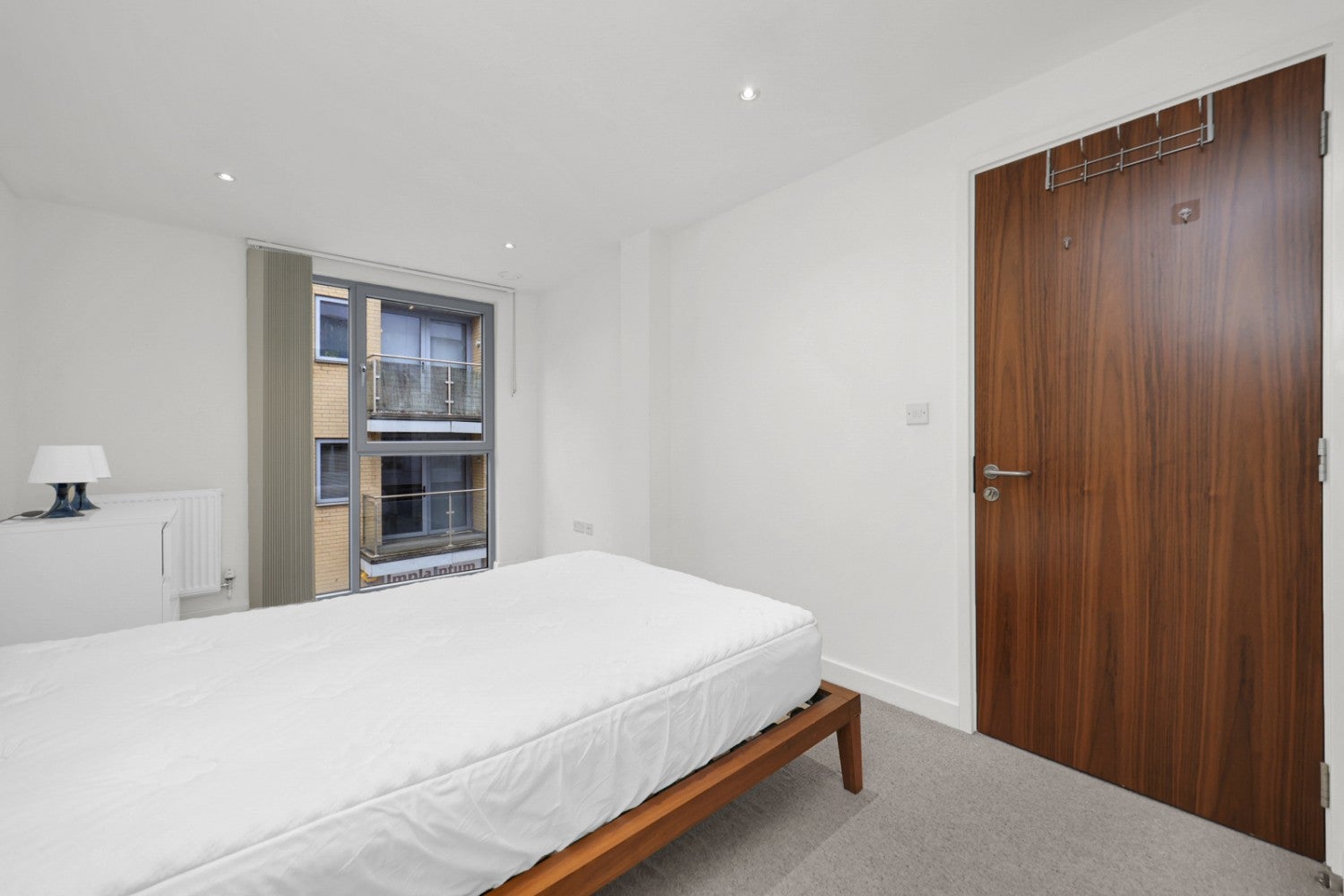 Flat Cambridge Heath Road in Greater London