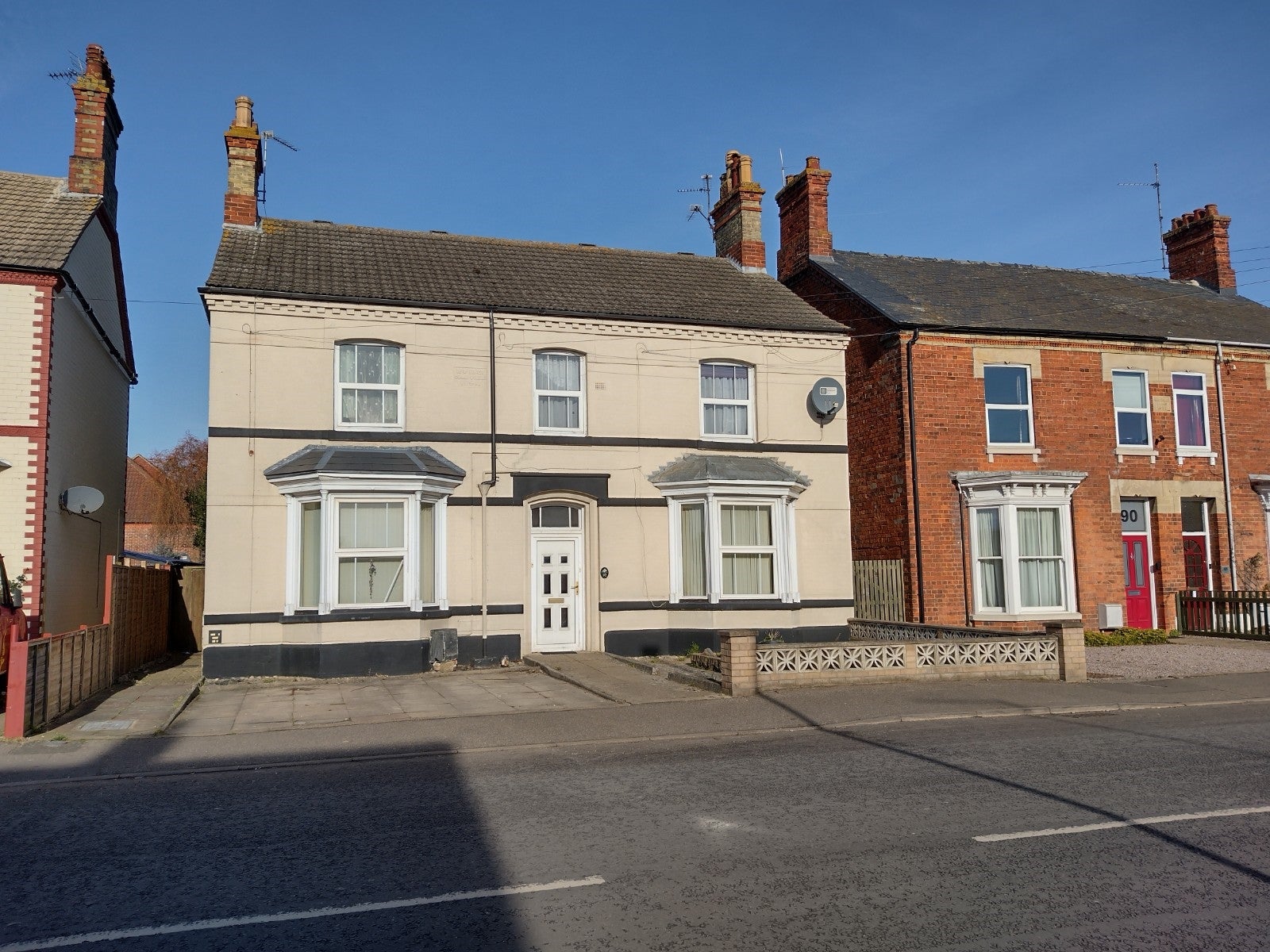 Flat Winsover Road in South Holland