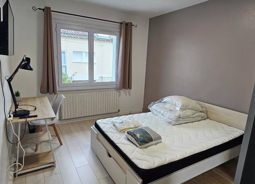 Chambre Rue du Général Catroux à Poitiers