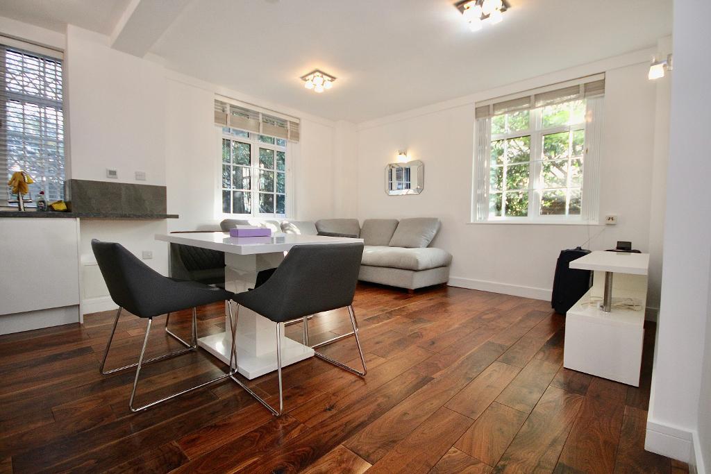 Flat Abbey Road in City of Westminster