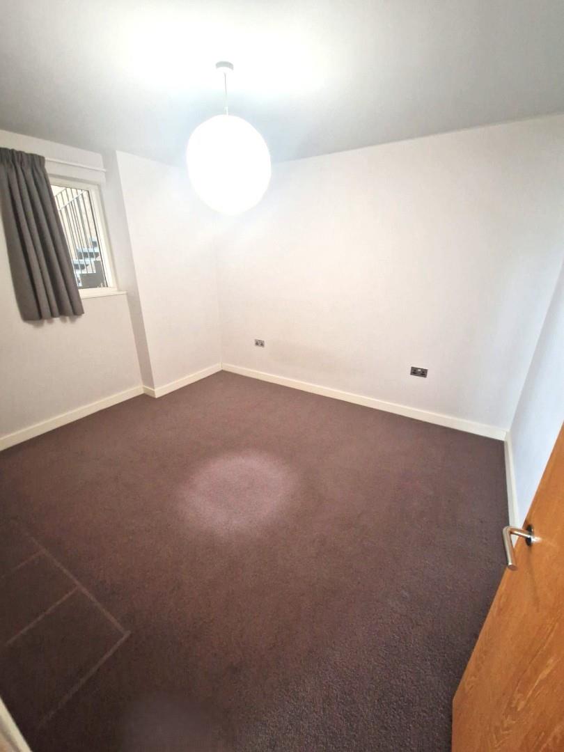 Flat Havannah Street in Greater London
