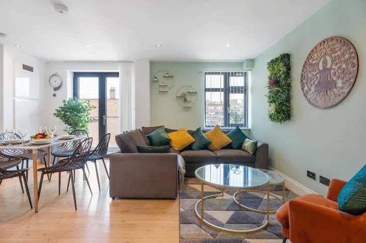 Flat Stanway Street in Greater London