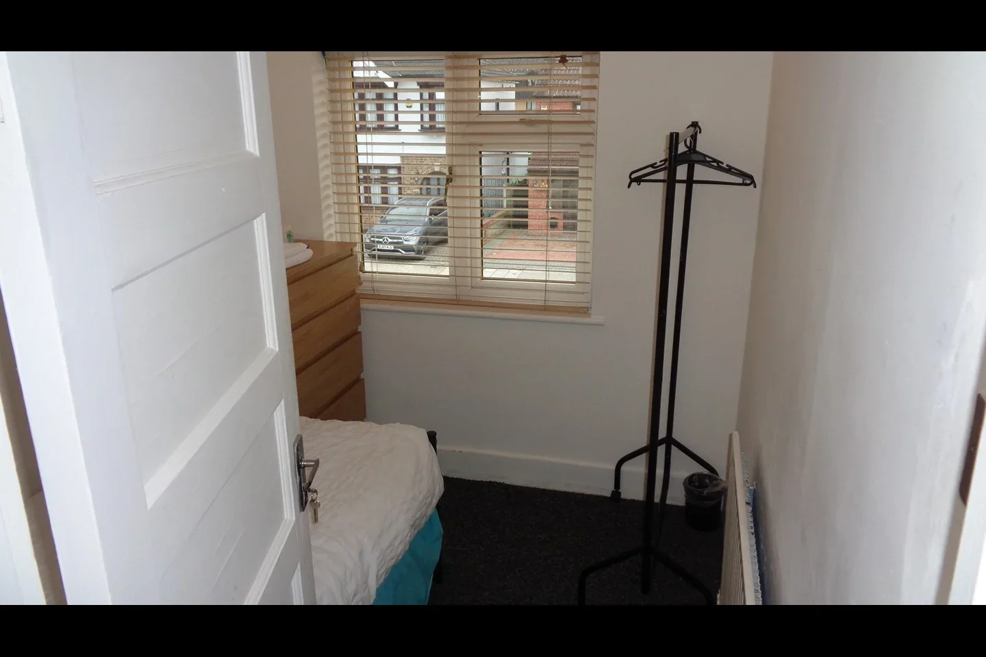 Room Marlborough Road in Greater London