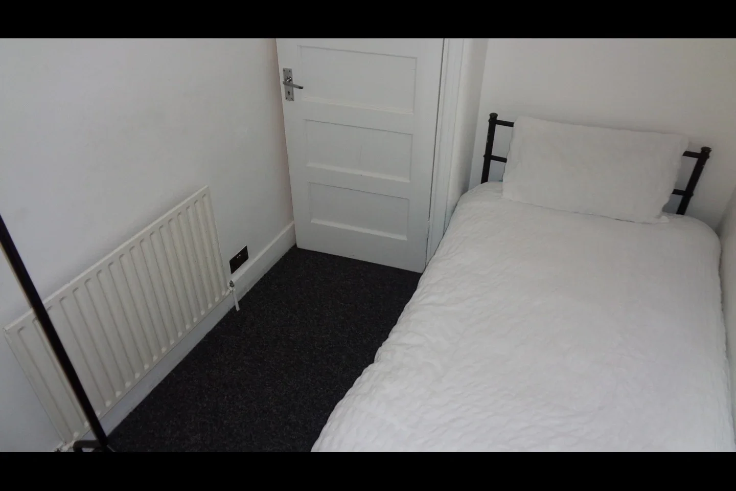 Room Marlborough Road in Greater London