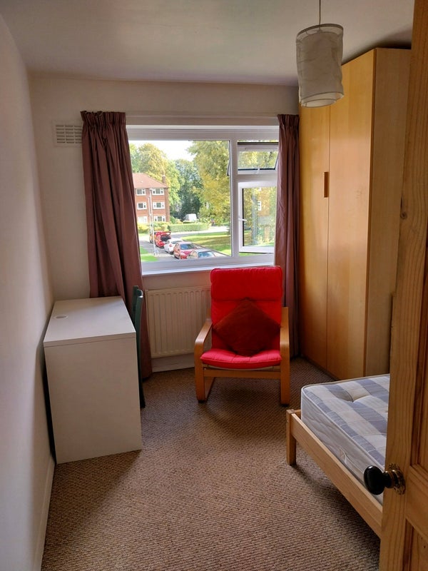 Room Woodlawn Court in Manchester