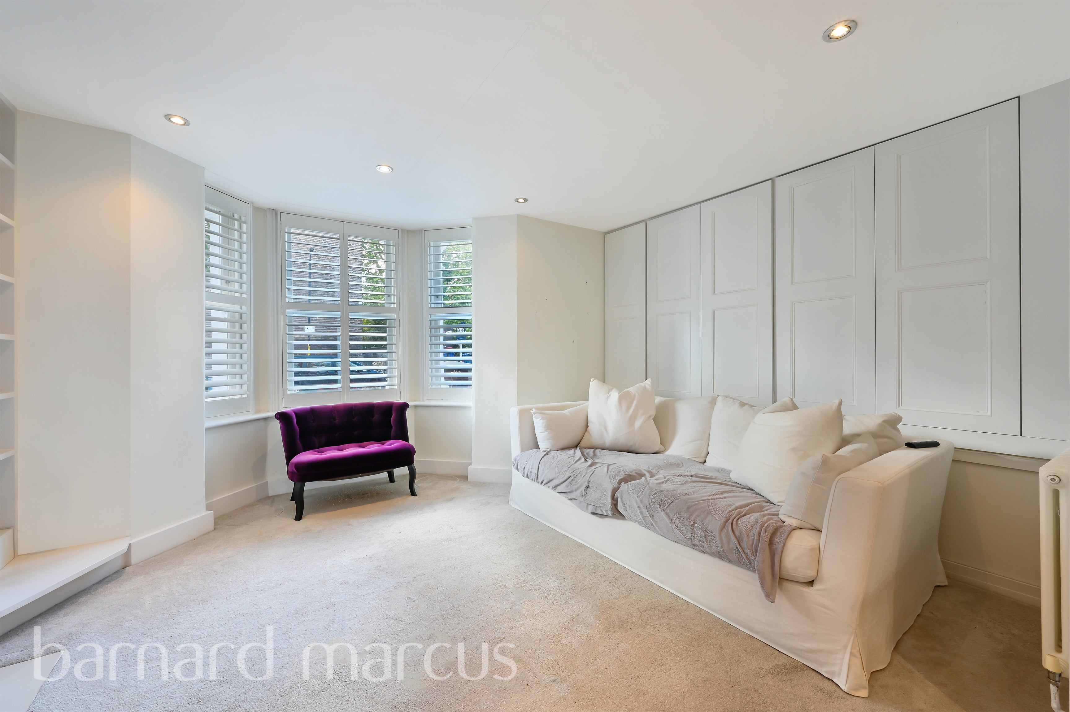 Flat Kennington Park Place in Greater London