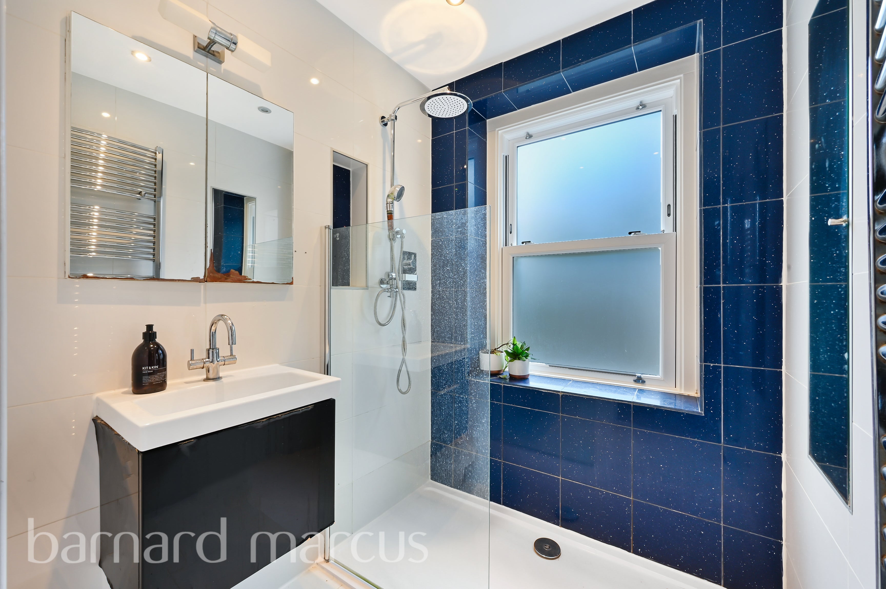 Flat Kennington Park Place in Greater London