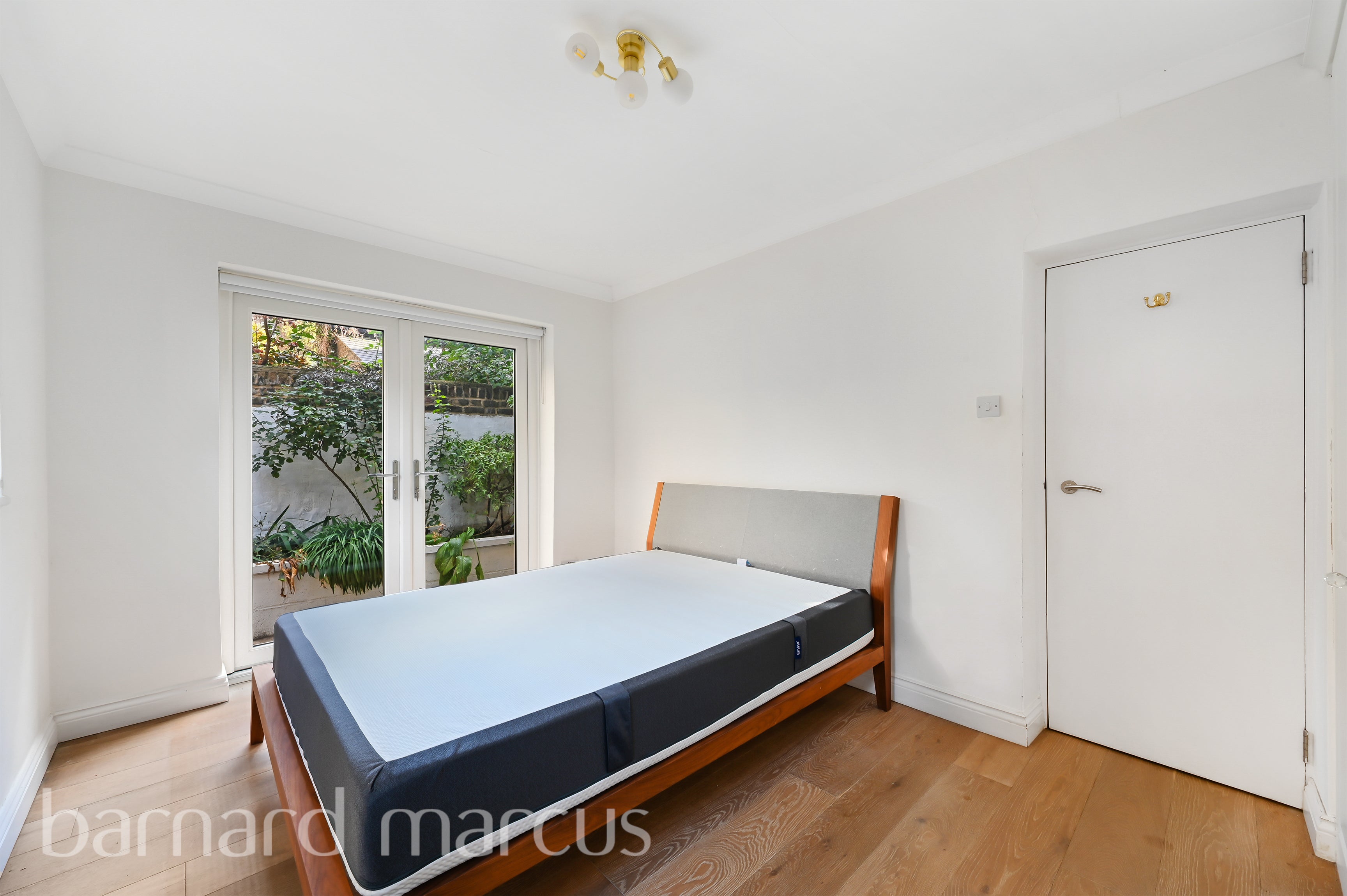 Flat Kennington Park Place in Greater London