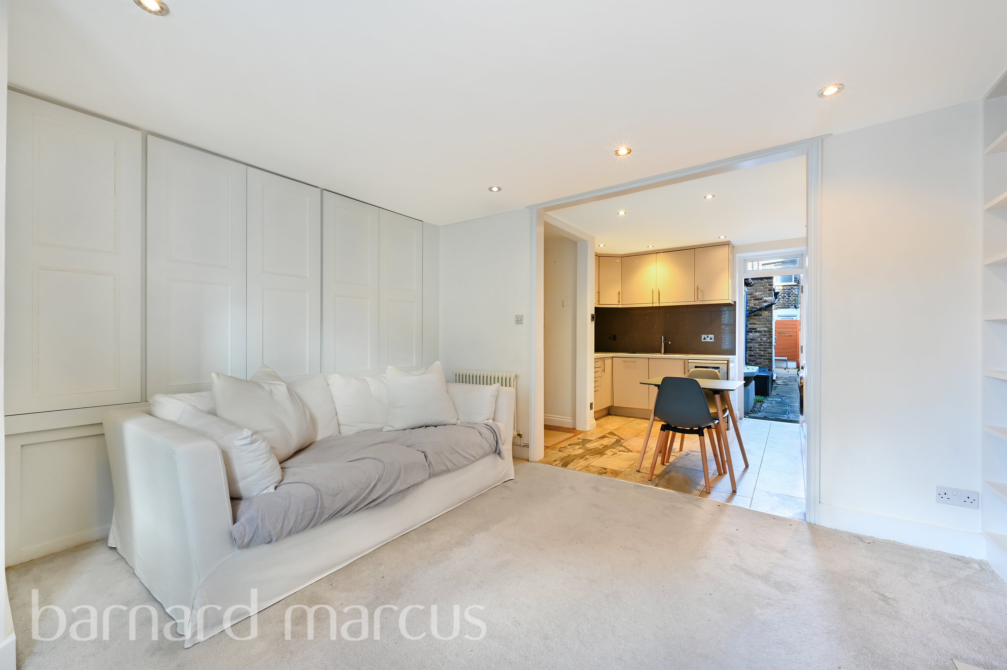 Flat Kennington Park Place in Greater London