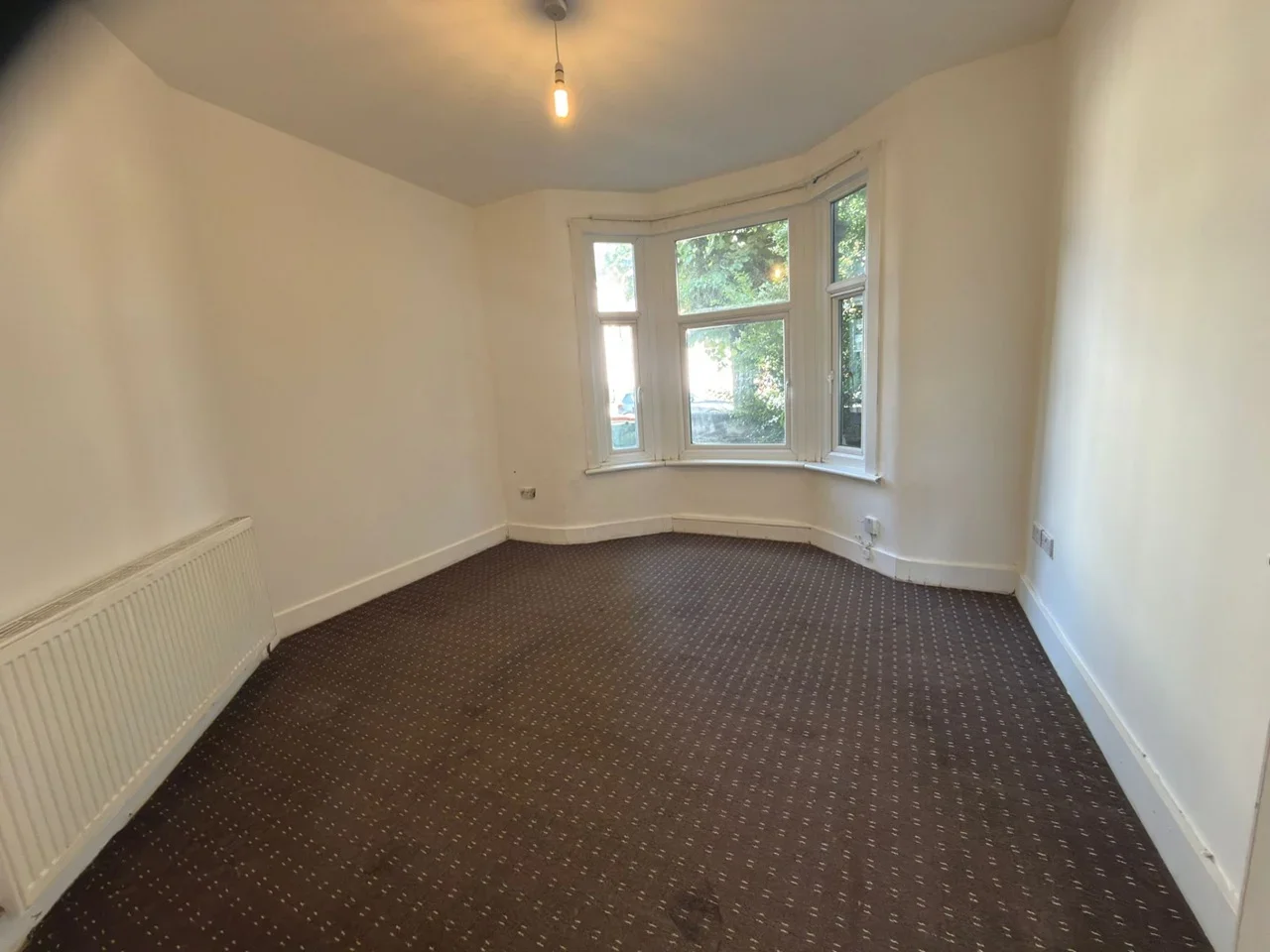 Room Sixth Avenue in Greater London