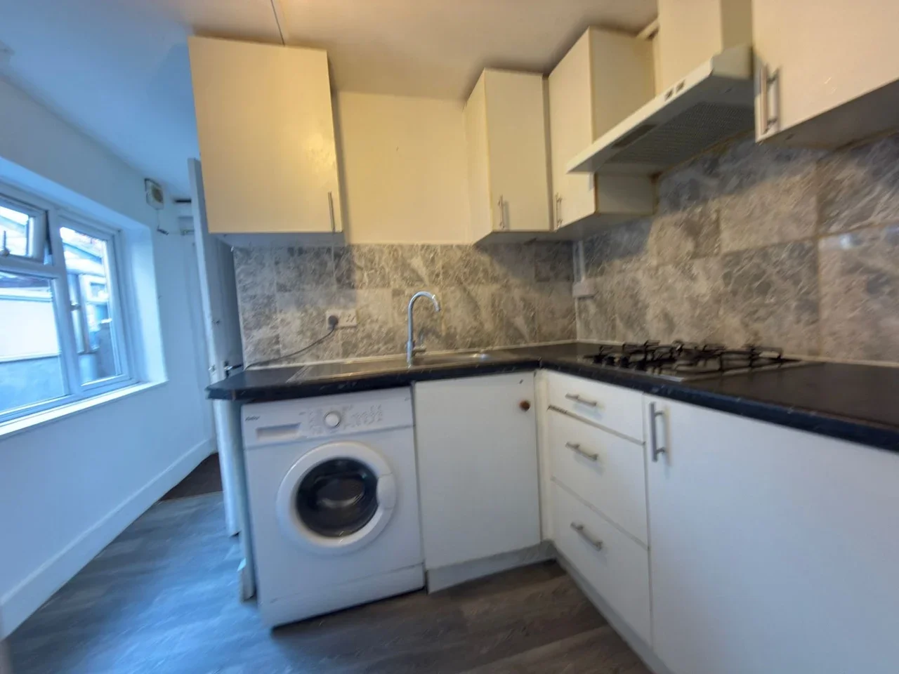 Room Sixth Avenue in Greater London